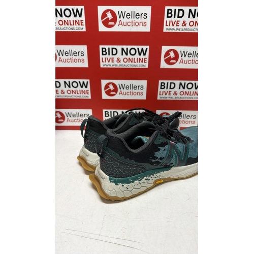 8060 - GENTS NEW NEW BALANCE VIBRAM TRAINERS / SIZE 9.5