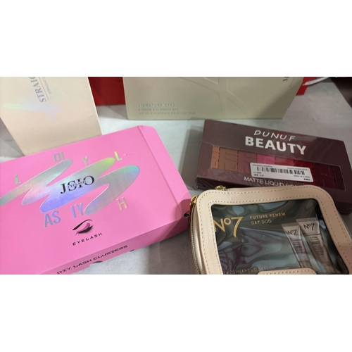 8067 - X5 NEW COSMETICS/MAKE UP INC. MI X ARIEL SIGNATURE EYES 8 BRUSH SET, DUNUF BEAUTY MATTE LIQUID LIPST... 