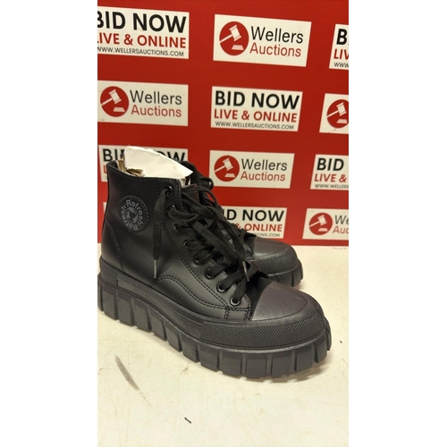 Lot 8157      