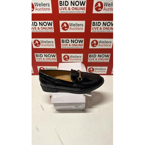 Lot 7023      