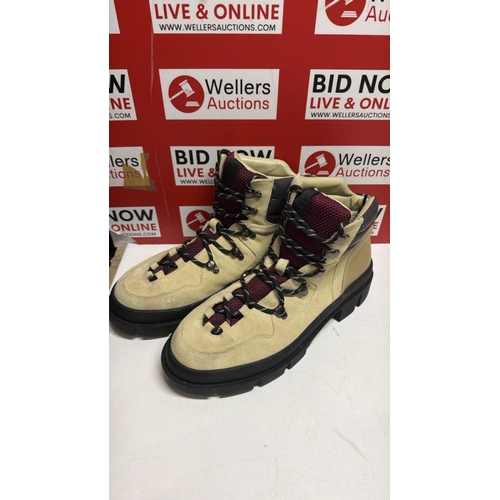 Lot 7028      
