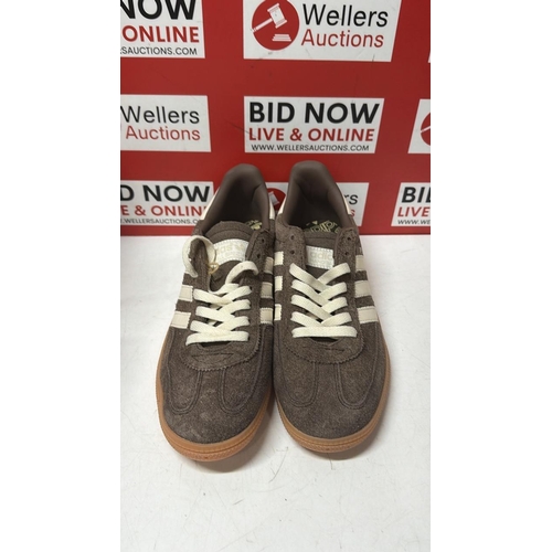 Lot 7037      