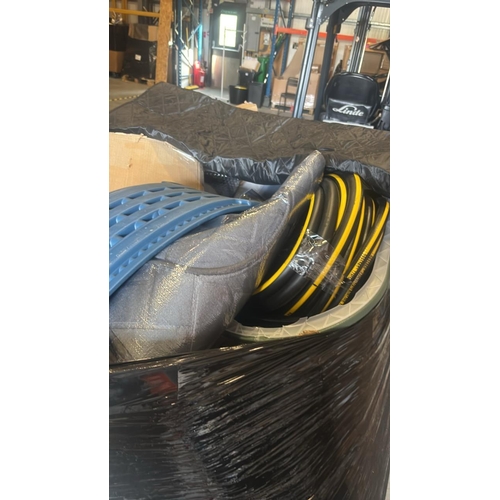 86 - PALLET OF ASSORTED ITEMS