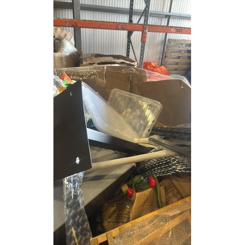89 - PALLET OF ASSORTED ITEMS