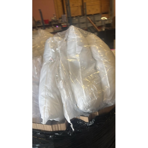 90 - PALLET OF BEDDING AND PILLOWS