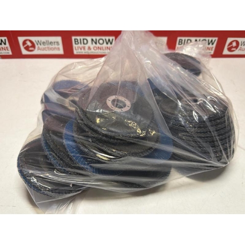 3038 - LARGE BAG OF SANDING BLADES