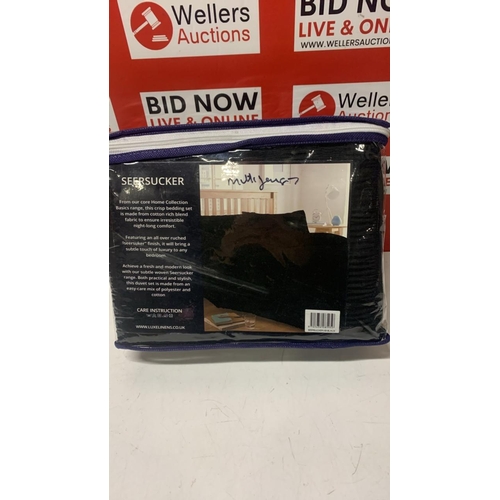 1030 - COMFYTEX SEERSUCKER DUVET COVER SET KING SIZE