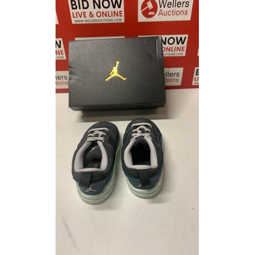 1046 - CHILDRENS NEW NIKE JORDAN FLIGHT COURT (TD) / SIZE 8.5