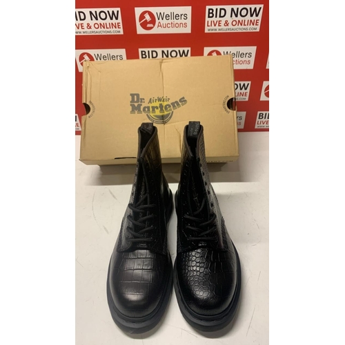 1050 - LADIES NEW DR MARTENS ATLAS CROCO / SIZE 7