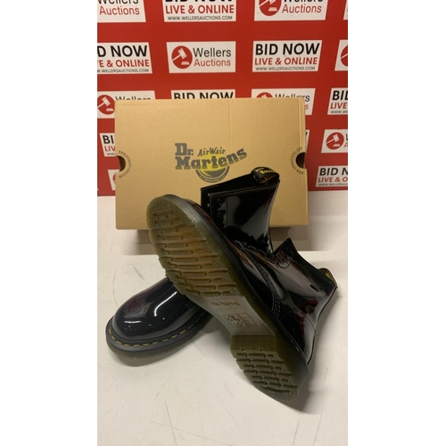 1051 - LADIES NEW DR MARTENS PATENT LAMPER / SIZE 7