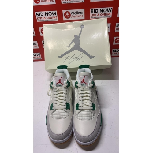 1055 - GENTS NEW NIKE AIR JORDAN RETRO SP / SIZE UK 10