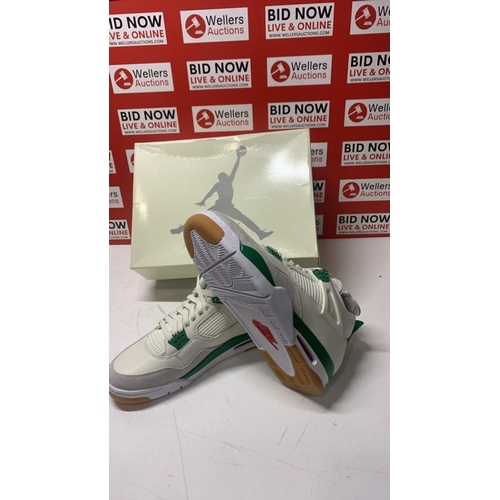 1055 - GENTS NEW NIKE AIR JORDAN RETRO SP / SIZE UK 10