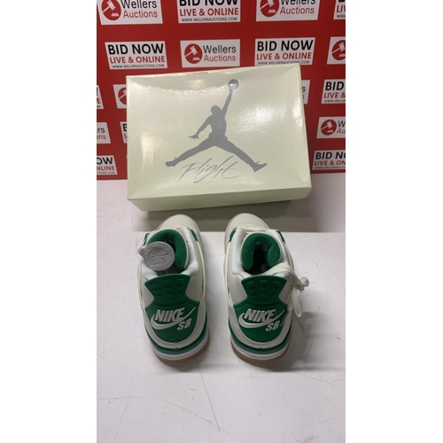 1055 - GENTS NEW NIKE AIR JORDAN RETRO SP / SIZE UK 10