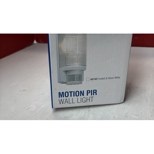 9063 - NATIONAL LIGHTING MOTION OUTDOOR LIGHTS MAINS POWERED - PIR LIGHTS OUTDOOR - BULKHEAD WALL LIGHTS WI... 