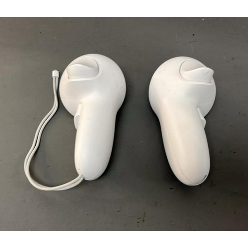 9569 - X2 META QUEST TOUCH PLUS CONTROLLER