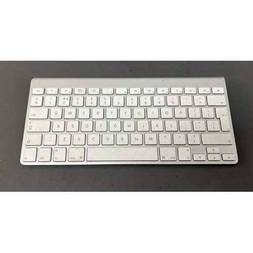 9570 - X1 APPLE KEYBOARD / MODEL A1314