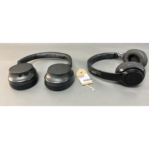 9585 - X2 HEADPHONES INC. SONY YY2966, BEATS SOLO3 (FOAM DAMAGED)