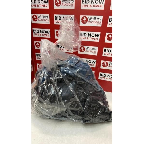 6456 - BAG OF JEANS