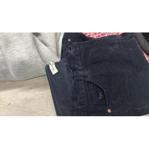 9021 - 5X LADIES MIXED CLOTHING