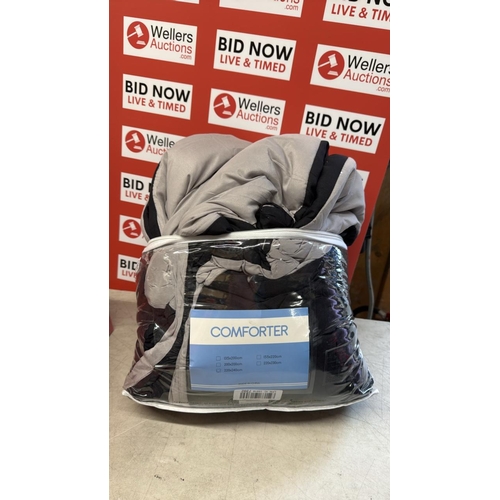 9049 - WHALE FLOTILLA REVERSIBLE DUVET KING SIZE FOR ALL SEASONS, 7.5 TOG DOWN ALTERNATIVE BOX SITICHED COM... 