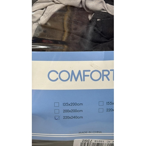 9049 - WHALE FLOTILLA REVERSIBLE DUVET KING SIZE FOR ALL SEASONS, 7.5 TOG DOWN ALTERNATIVE BOX SITICHED COM... 