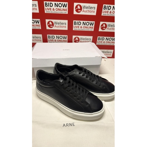 3060 - GENTS NEW ARNE TRAINERS / SIZE 9