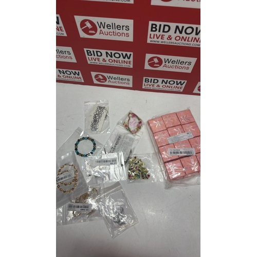 3242 - NEW ASSORTMENT OF FASHION JEWELLRY AND NEW GIFT BOXES