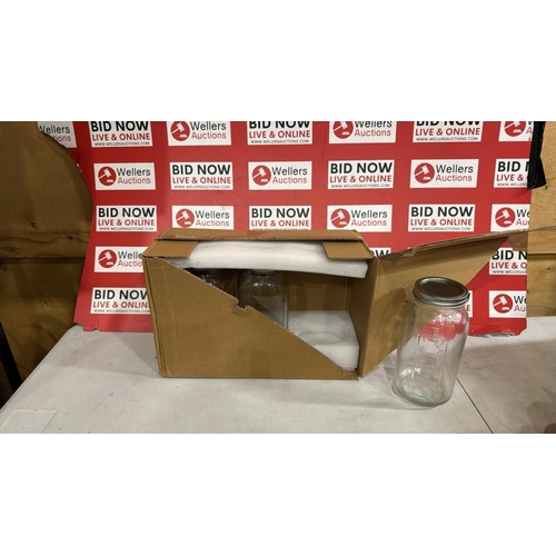 3277 - 3X 3 PINT STORAGE CONTAINERS