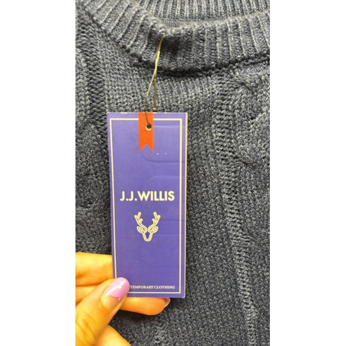 3110 - GENTS NEW NAVY JJ WILLIS CABLE KNIT JUMPER / SIZE MEDIUM