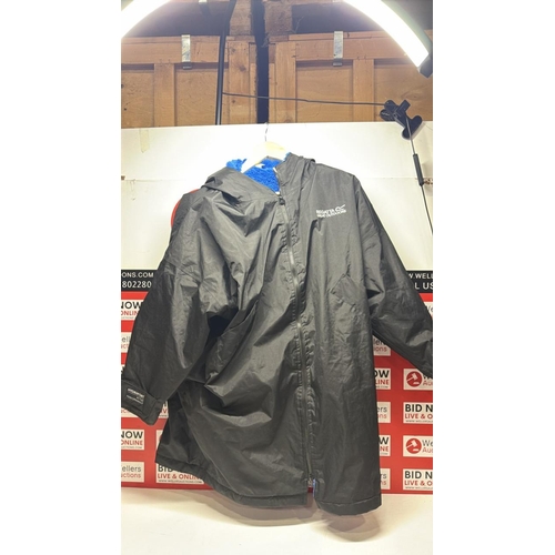3116 - CHILDRENS PRE OWNED REGATTA OUTDOORS DRY ROBE / SIZE 9-13YEARS
