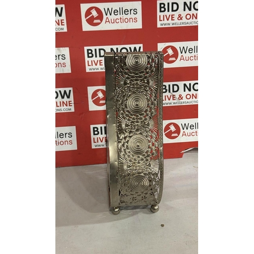 3274 - TEARDROP SHAPE MIRRORRED CANDLE HOLDER