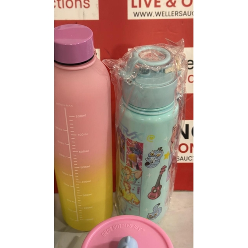 3293 - 2X WATER BOTLES INC KPOP DEMON HUNTERS & BOTTLE JOY CUP WITH LID