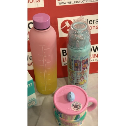 3293 - 2X WATER BOTLES INC KPOP DEMON HUNTERS & BOTTLE JOY CUP WITH LID