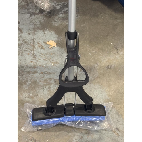 3407 - NEW ADDIS EASY WRING MOP