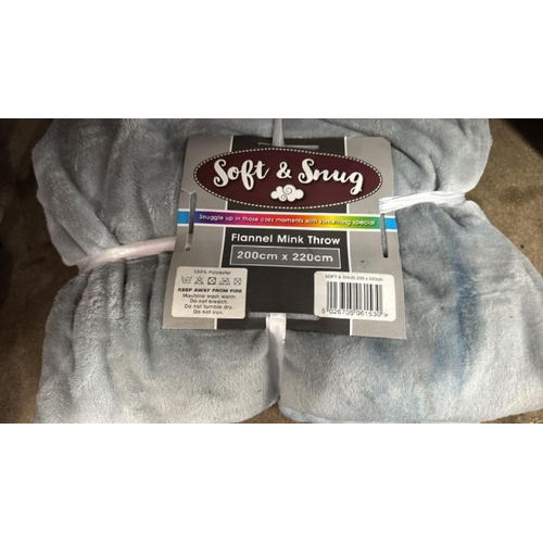 9010 - SOFT & SNUG FLANNEL MINK THROW / 200 X 200 / NEW