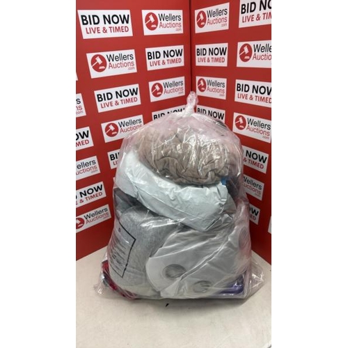 9053 - A VERY LARGE BAG FILLED WITH HOME/LINEN INC. CURTAINS, BEDDING SETS, PILLOWS, TABLE CLOTHS AND ALL S... 