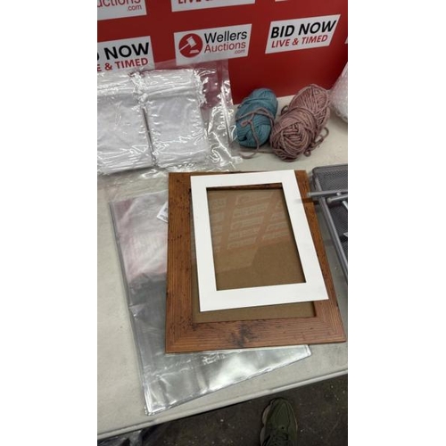 9054 - A HOME AND OFFICE JOBLOT INCLUDING... BUBBLE WRAP, 3 TIER FILING UNIT, 2 BALLS OF WALL, PHOTO FRAME,... 