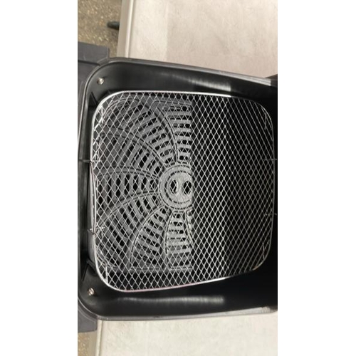 1 - GOURMIA 7.6L DIGITAL AIR FRYER WITH LIGHT & WINDOW