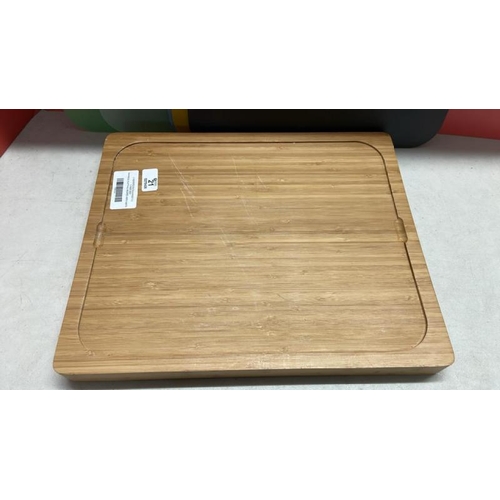 21 - BAMBOO CUTTING BOARD WITH MATS