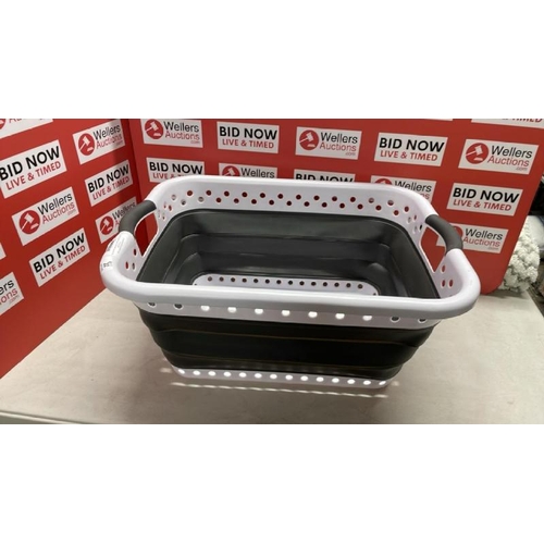 22 - CLEVERMADE 2-PACK COLLAPSIBLE LAUNDRY BASKET TOTE