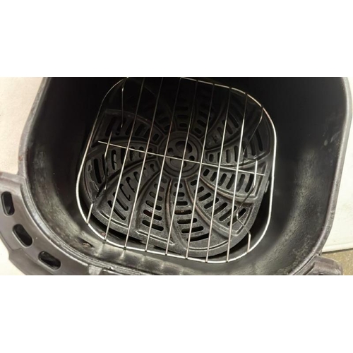 28 - GOURMIA 6.7L DIGITIAL AIR FRYER