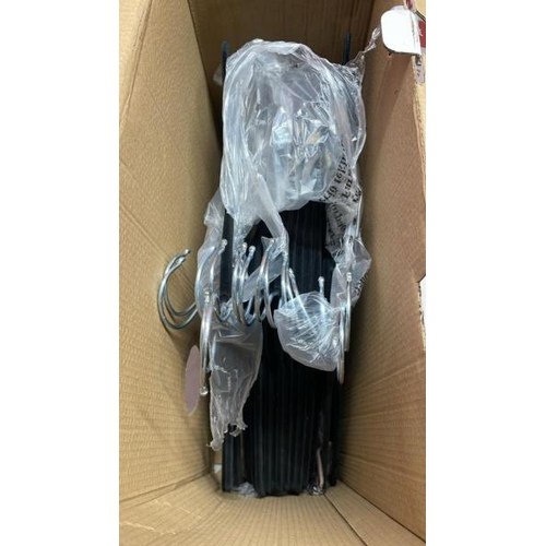 30 - FLOCKED HANGERS