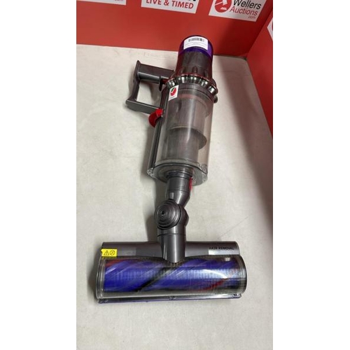 46 - DYSON V8 ADVANCED STICK VACUUM CLEANER
