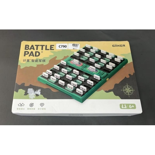 9697 - X1 BRAND NEW GAME BATTLE PAD GIIKER