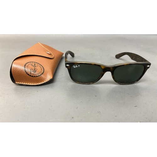 9700 - X1 SUNGLASSES RAY BAN WAYFARER RB2132 INC. CASE