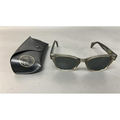 9701 - X1 SUNGLASSES RAY BAN RB 0880-S INC. CASE