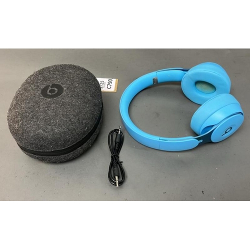 9725 - X1 HEAPHONES BEATS / MODEL A1881/ LIGHT BLUE / INC. CASE, CABLE
