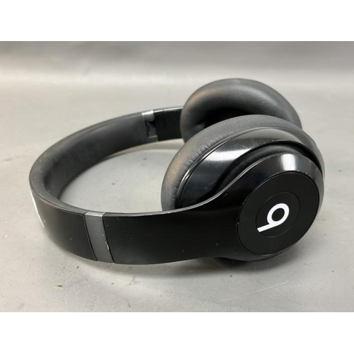 9727 - X1 HEAPHONES BEATS STUDIO PRO/ NOISE CANCELLING/ BLACK