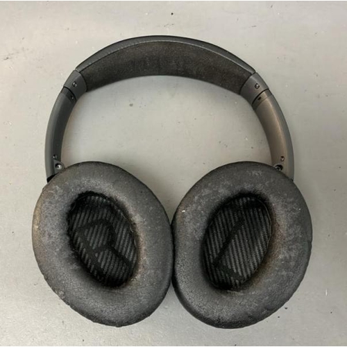 9735 - X1 HEADPHONES BOSE QUIET COMFORT 35 (FOAM DAMAGED)/ BLACK/INC. CASE, CABLES
