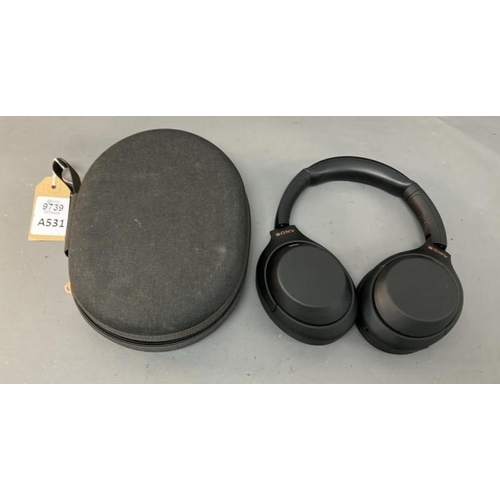 9739 - X1 HEADPHONES SONY WH-1000XM4/ BLACK / INC. CASE